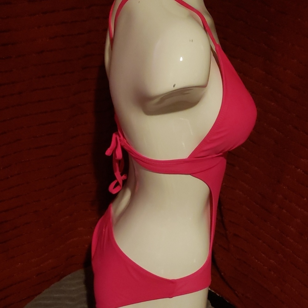 Swimsuit - Picture 2 of 3